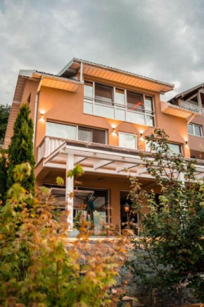 Bosnian Villa Gallant